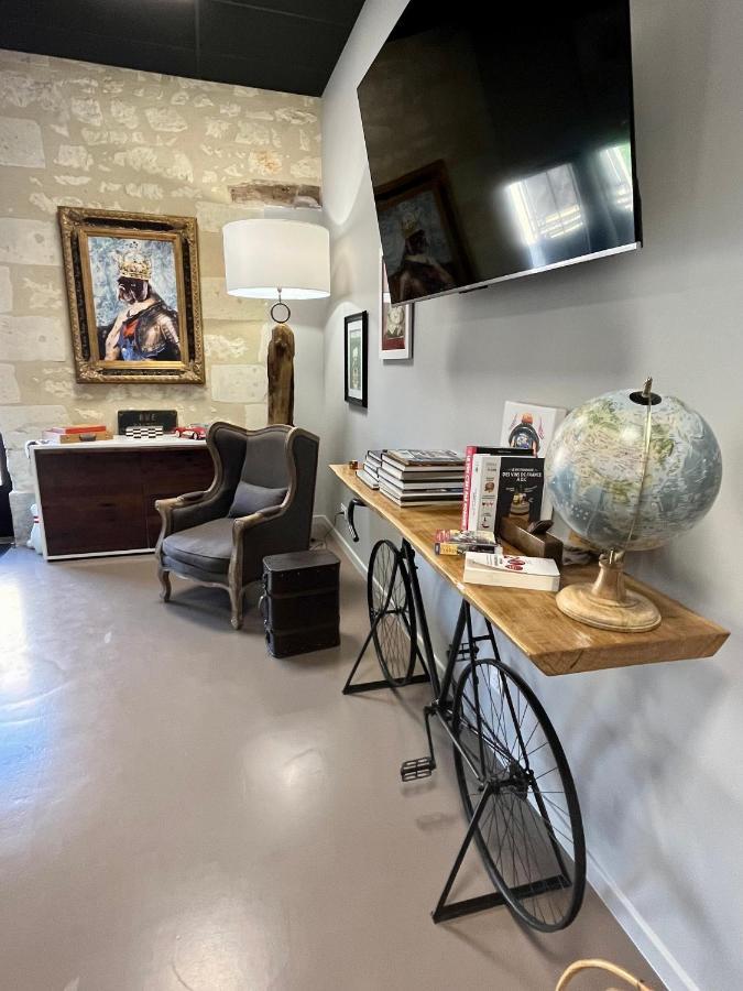 Cave Auger La Maison D'Hotes Restigne Экстерьер фото